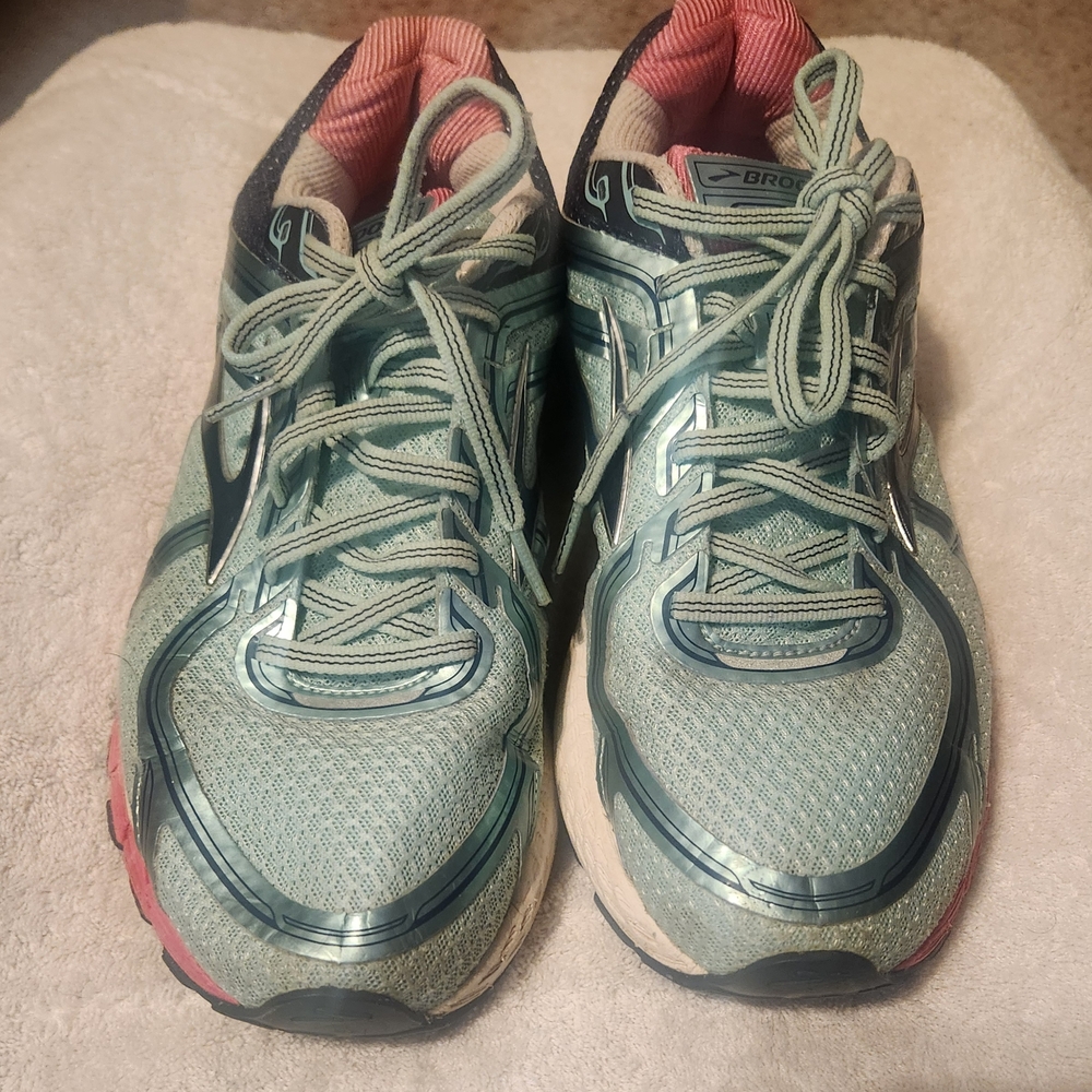 Brooks Women's Teal and Coral Athletic Shoes
